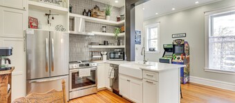 Walk Downtown: Inviting Historic Home in Dubuque!