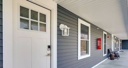 3 Mi to Beach & Pier: Pet-friendly Cape Cod Apt!