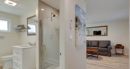 3 Mi to Beach & Pier: Pet-friendly Cape Cod Apt!