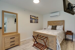 Apartment (1 Bedroom) | Interior - 3 Mi to Beach & Pier: Pet-friendly Cape Cod Apt! (Wareham)