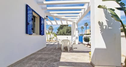 Blue Sky Cottage just a few steps from the beach
