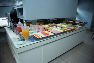 Desayuno completo incluido todos los días 