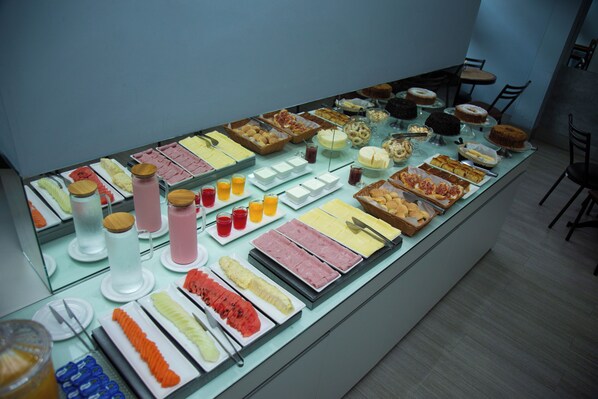 Free daily full breakfast - Hotel Cidade de Araxá (Araxá)