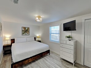3 habitaciones, tabla de planchar con plancha, wifi y ropa de cama 