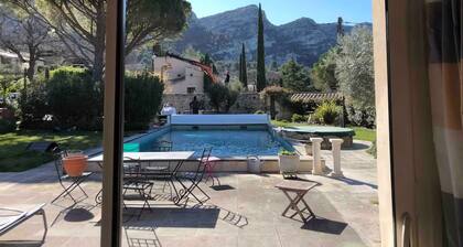 La Villa de Robion in Robion