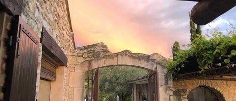 5 habitaciones y acceso a internet