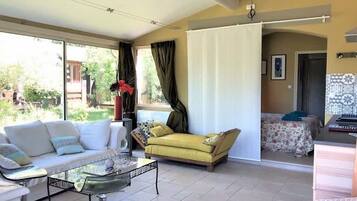 Villa | 5 bedrooms, Internet