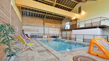 Sisäuima-allas, lämmitetty uima-allas