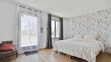 8 makuuhuonetta, silitysrauta/-lauta, vauvan matkasänky, ilmainen Wi-Fi