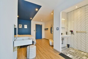 8 bedrooms, iron/ironing board, travel cot, free WiFi