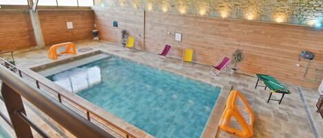 Inomhuspool och uppvärmd pool