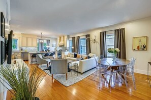 Televisión y oficina 