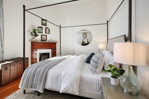 4 Schlafzimmer, Schreibtisch, Bügeleisen/Bügelbrett, WLAN