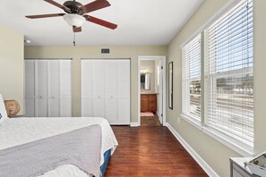 5 bedrooms, iron/ironing board, free WiFi, bed sheets