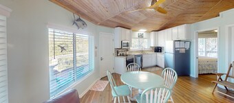 Indian Pass 2Bdrm Cottage | Steps from the Beach