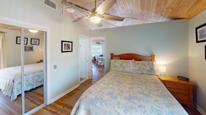 2 chambres, fer et planche à repasser, Wi-Fi gratuit, draps fournis