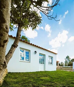 Exterior - Romantic Chalet Villa, Quinta Boa Vida (Alcobaça)