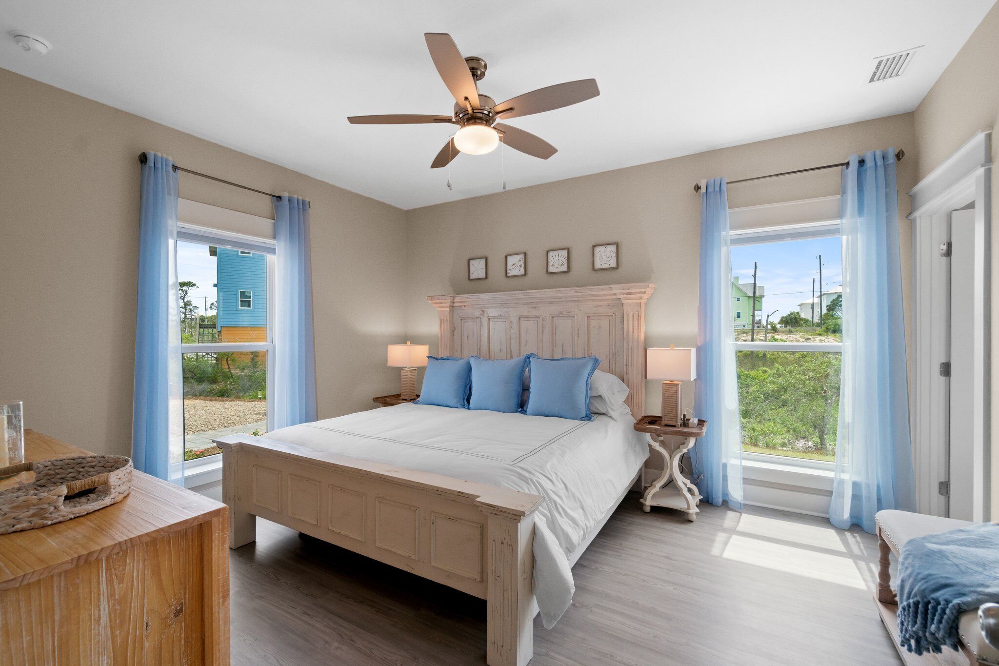 3 soverom, strykejern/-brett, wi-fi (inkludert) og sengetøy