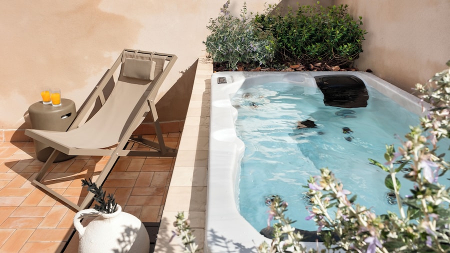 Magno Apartments Clavellinas