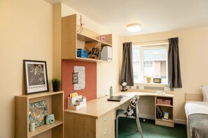 Chambre Simple, non-fumeurs | Rideaux occultants, Wi-Fi gratuit