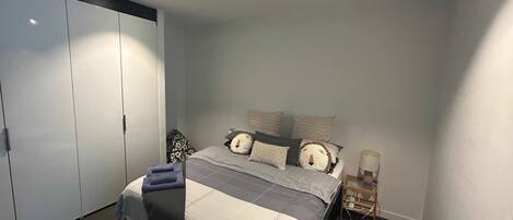 1 bedroom, iron/ironing board, internet, bed sheets