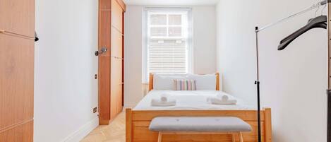3 chambres, fer et planche Ă repasser, accĂšs Internet, draps fournis