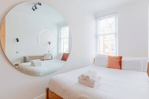 3 bedrooms, iron/ironing board, Internet, bed sheets