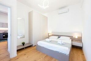 Familjelägenhet - flera sovrum (Central Apartment Piazza Dante Genova) | 1 sovrum, strykjärn/strykbräda, gratis wi-fi och sängkläder