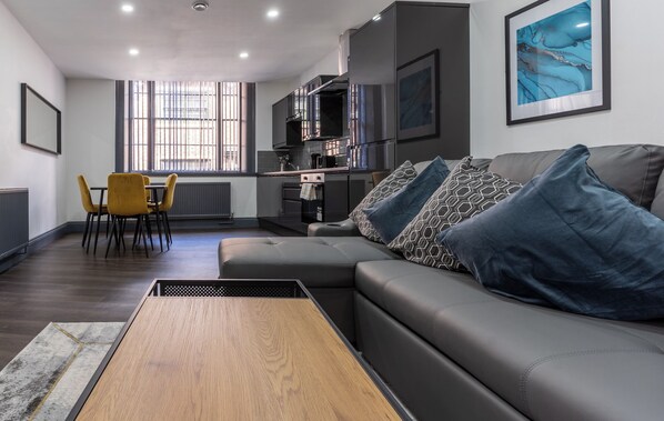 Apartment | Living area | TV