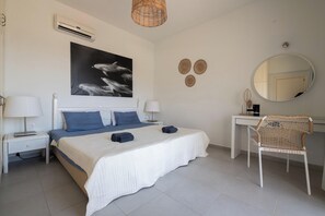 3 slaapkamers, een strijkplank/strijkijzer, gratis wifi, beddengoed
