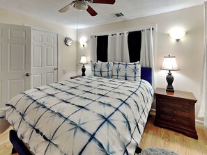 1 bedroom, iron/ironing board, Internet, bed sheets