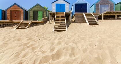 Aberdaron-Lodge | Cosy Lodge with Sea Views, Sleeps 6