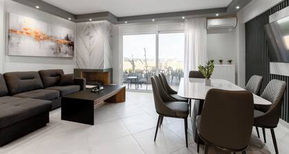 Suite 1 on the Hill – Partial Sea View