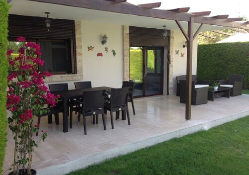 ÇEŞME ELİT VİLLA ÖZEL HAVUZLU GÜNLÜK KİRALIK VİLLA