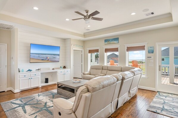 Casa, 3 habitaciones | Área de sala de estar | Smart TV y servicios de streaming