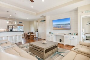 Casa, 3 habitaciones | Área de sala de estar | Smart TV y servicios de streaming