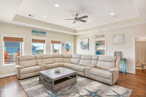 House, 3 Bedrooms | Living area - Gulf Winds 3 Bedroom Home (Port Bolivar)