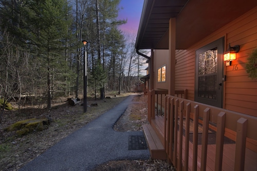 Uncas 16n - Spacious & Scenic Townhome 2 Bedroom Townhouse by The Summit at Gore Mountain