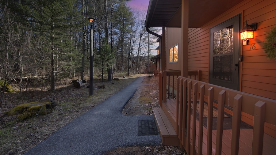 Uncas 16n - Spacious & Scenic Townhome 2 Bedroom Townhouse by The Summit at Gore Mountain