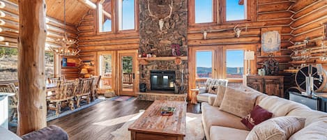 Cabin, 3 Bedrooms | Living area