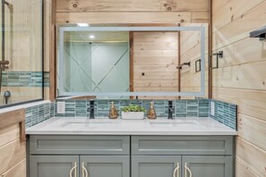 Cabane, 3 chambres | Salle de bain