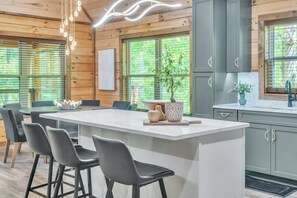 Cabin, 3 Bedrooms | Interior