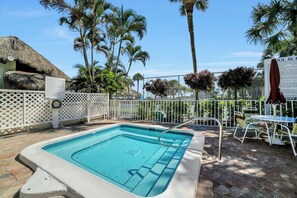 Beheizter Pool