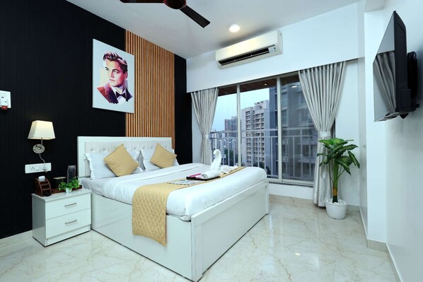 2 bedrooms, desk, iron/ironing board, WiFi