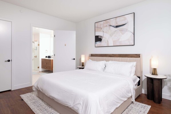 2 habitaciones, escritorio, tabla de planchar con plancha y wifi 