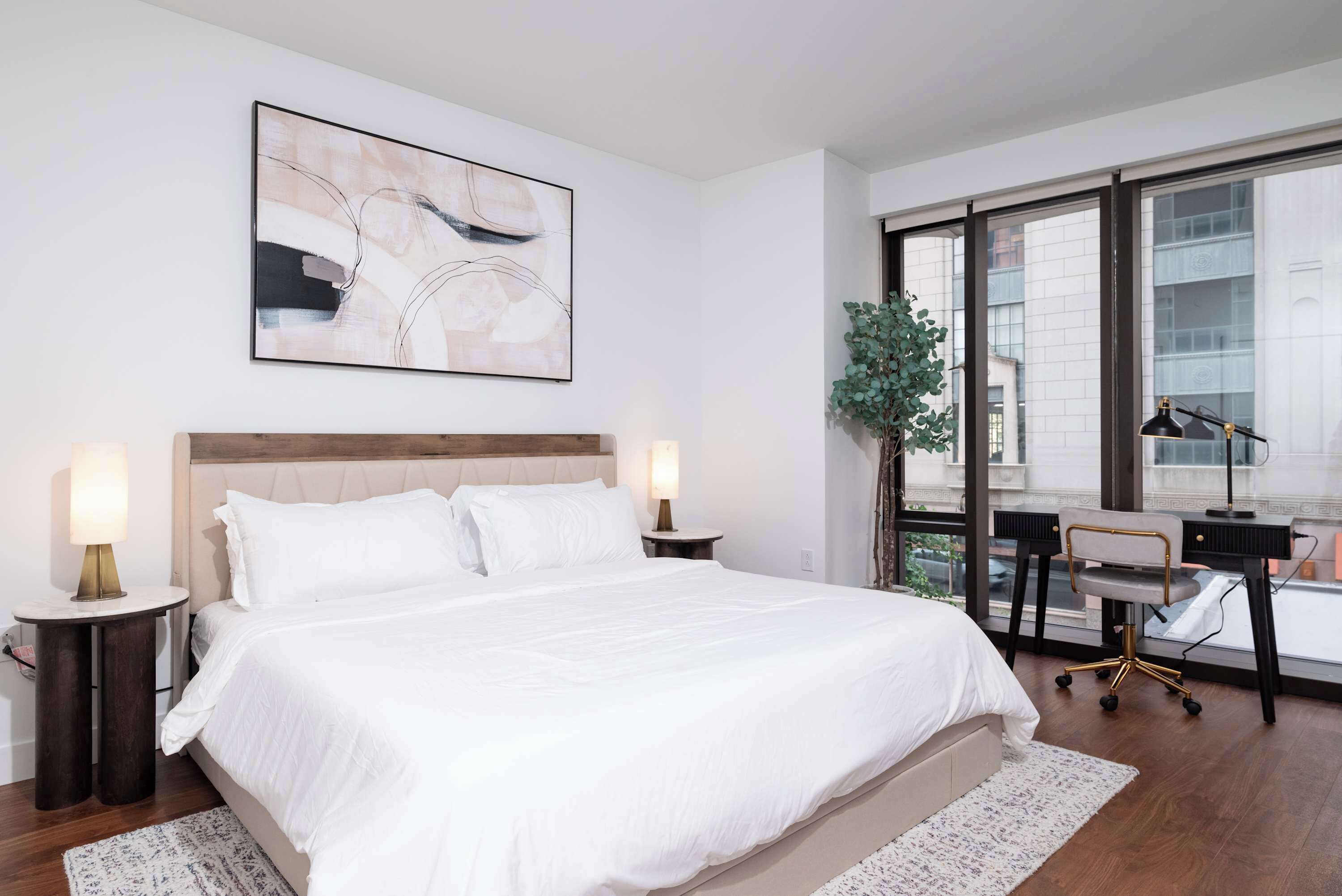 2 bedrooms, desk, iron/ironing board, WiFi