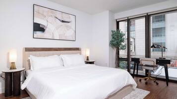 2 bedrooms, desk, iron/ironing board, WiFi