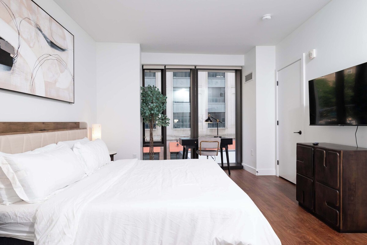 Back-Bay Upscale Central Condo Rooftop & Parking