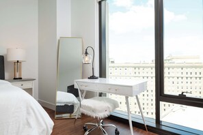 Bügeleisen/Bügelbrett, Reisekinderbett, WLAN, Bettwäsche