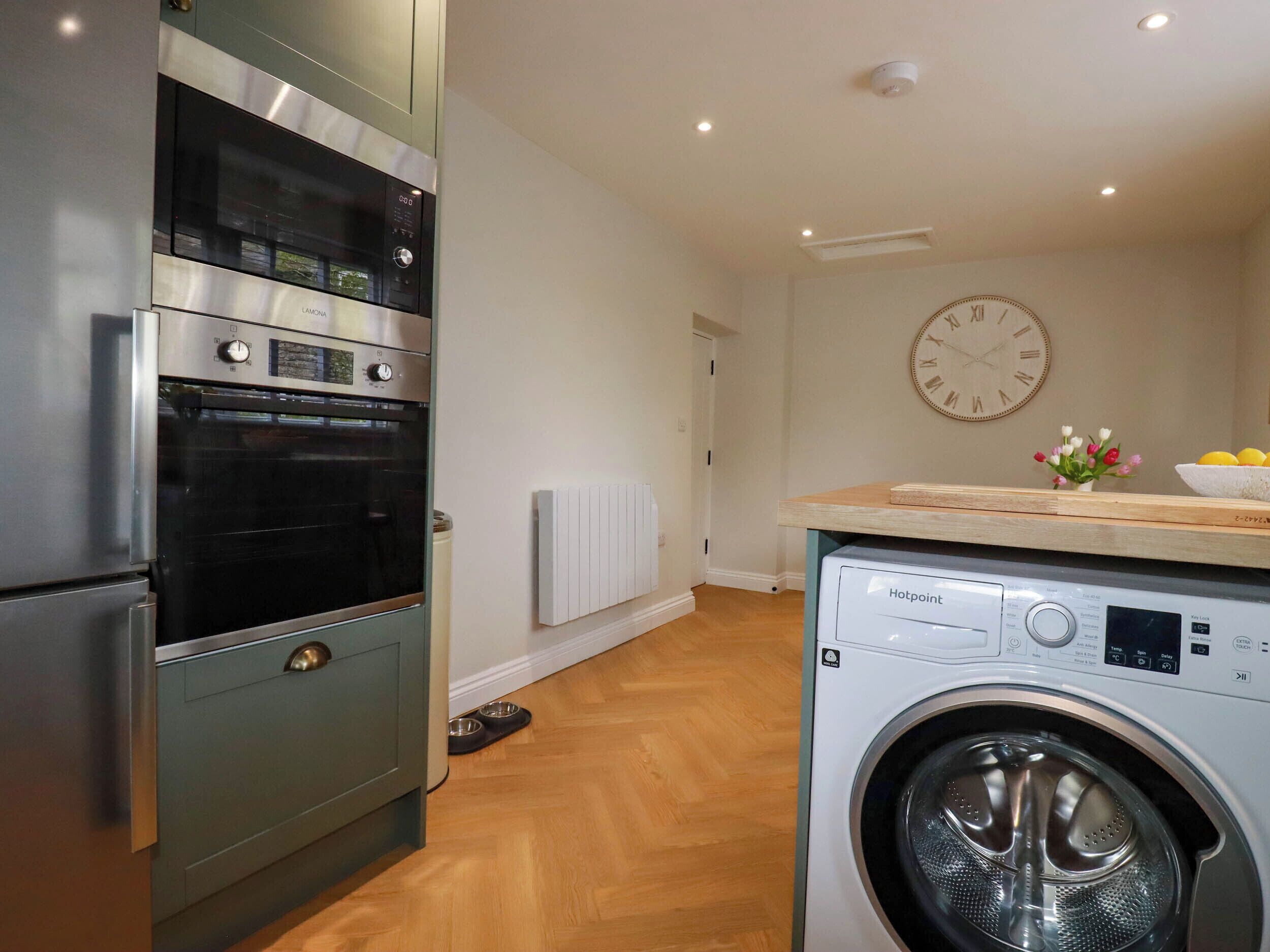 المنشأة من الداخل